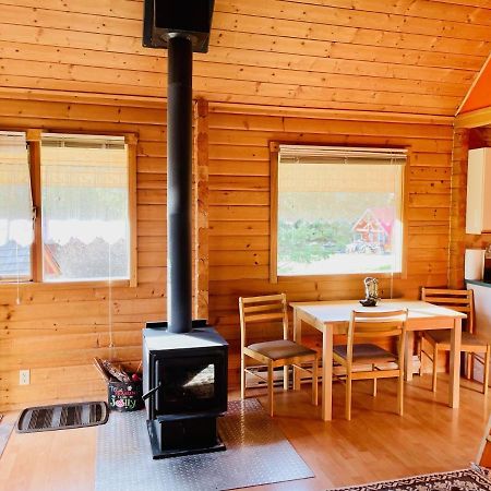 Camels Hump Guest Ranch Lumby 外观 照片