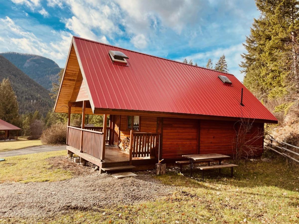 Camels Hump Guest Ranch Lumby 外观 照片