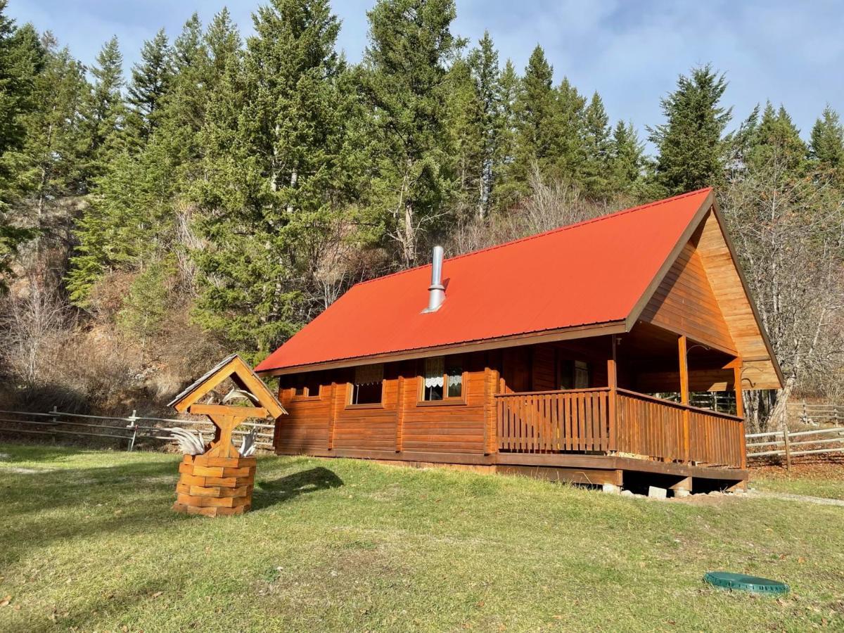 Camels Hump Guest Ranch Lumby 外观 照片