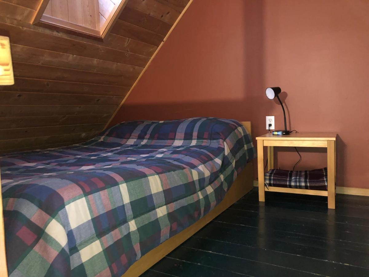 Camels Hump Guest Ranch Lumby 外观 照片